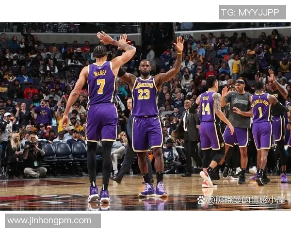 湖人勇士季后赛对决即将开启谁能在关键战役中胜出